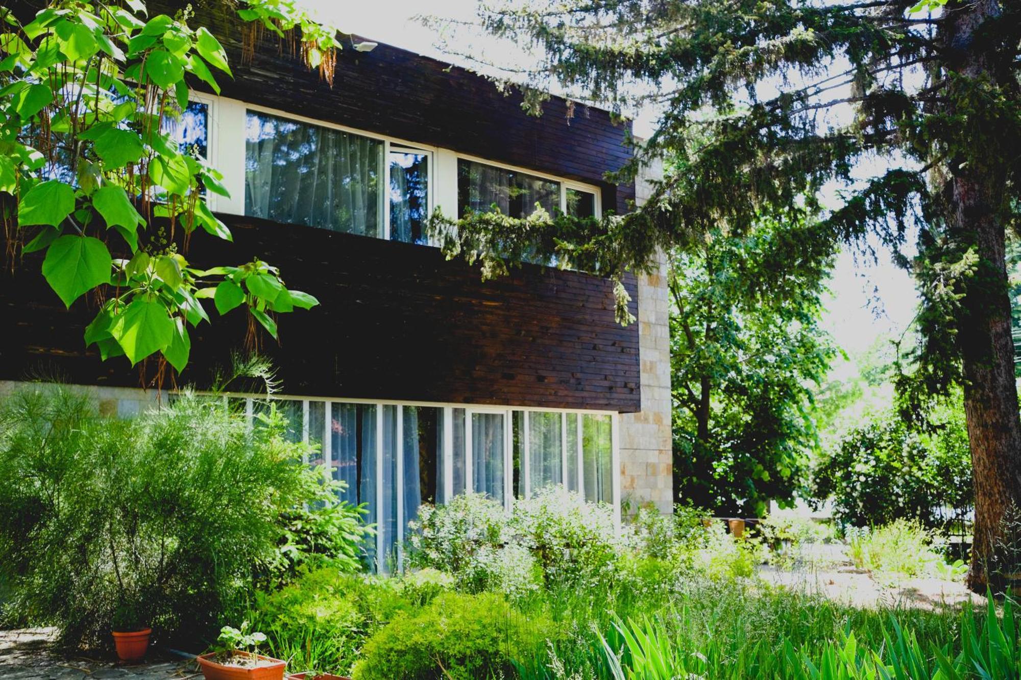 Villa "Forest Way" Pirdop Exterior photo